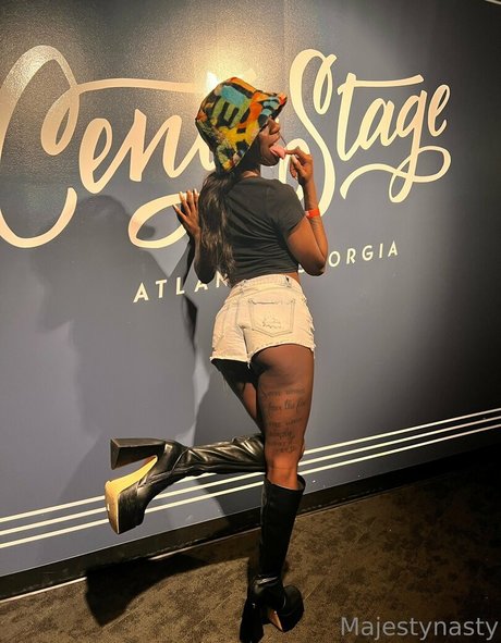 urmajesty1728 onlyfans archives