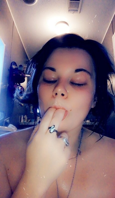 moonmomma369 onlyfans strip tease