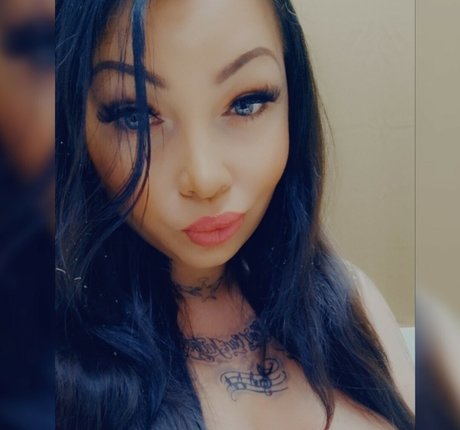 Ruby Deluxe naked onlyfans leak