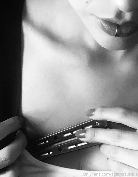 blvckchxrry tits onlyfans