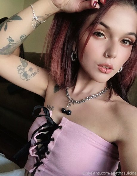 blvckchxrry naked onlyfans