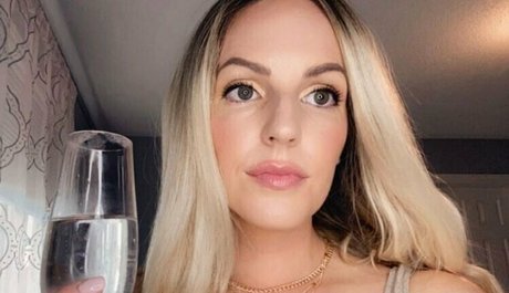 Olivia Anne 1990 onlyfans nude leaked