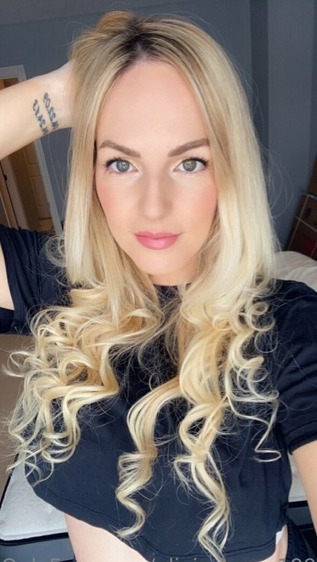 Olivia Anne 1990 desnuda onlyfans