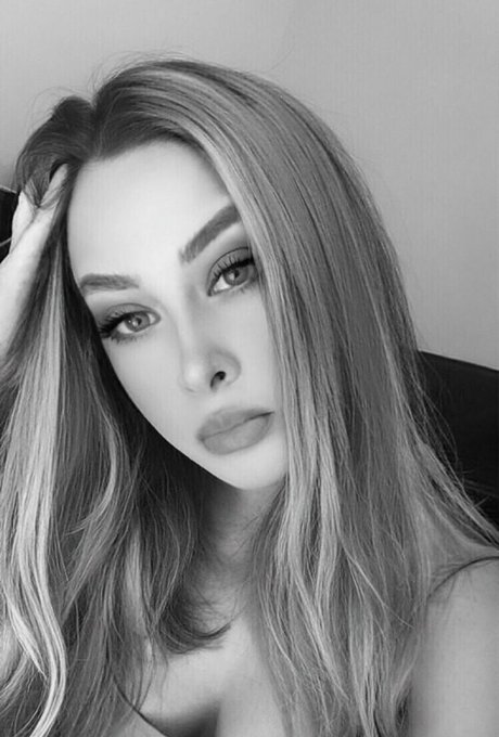 bluevelvetfreenudes onlyfans photos