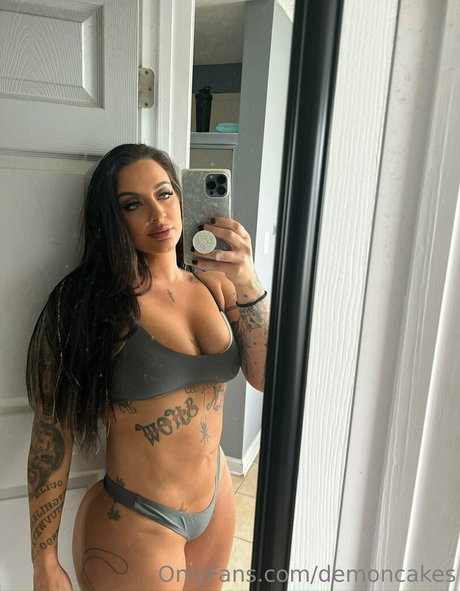 Demoncakes Profile pic