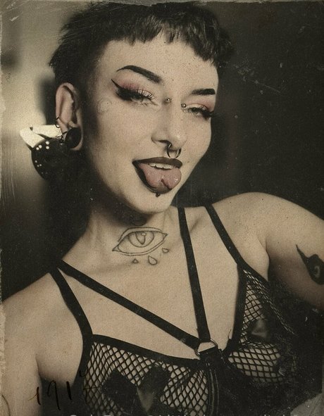 littledemonwitchfree onlyfans full