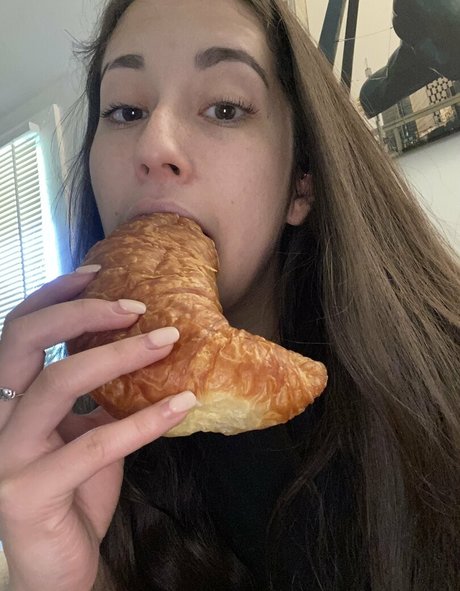 freegoddessmia onlyfans pictures