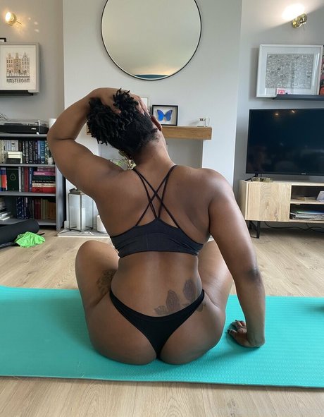 tillysworld onlyfans model images