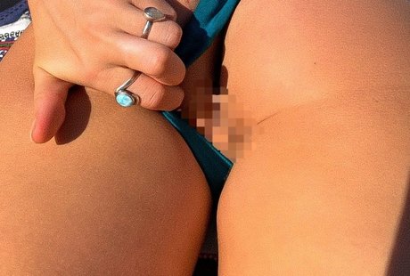 athemonnia onlyfans leaked photos