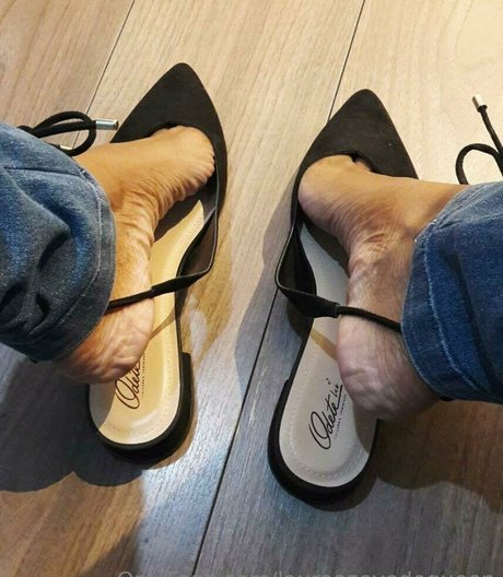 lauraazevedoqueen onlyfans porn