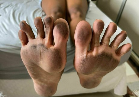 lauraazevedoqueen onlyfans naked