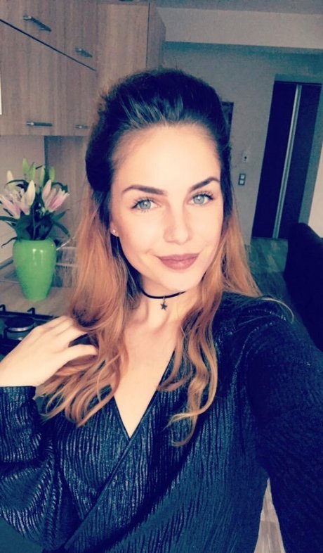 Bella Alice onlyfans naked