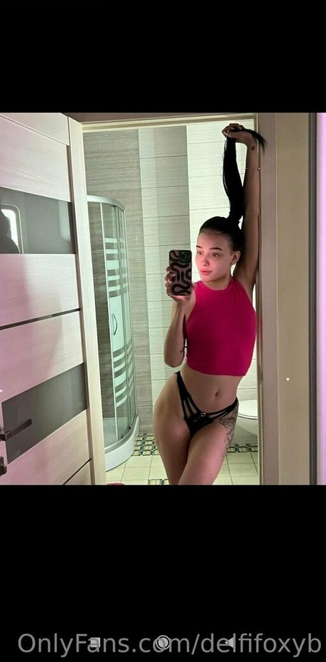 delfifoxyb onlyfans nude content