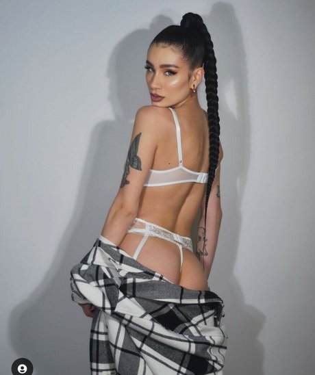 Agata Dziarma onlyfans x