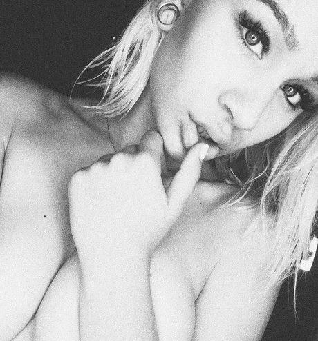 Agata Dziarma naked onlyfans leaked