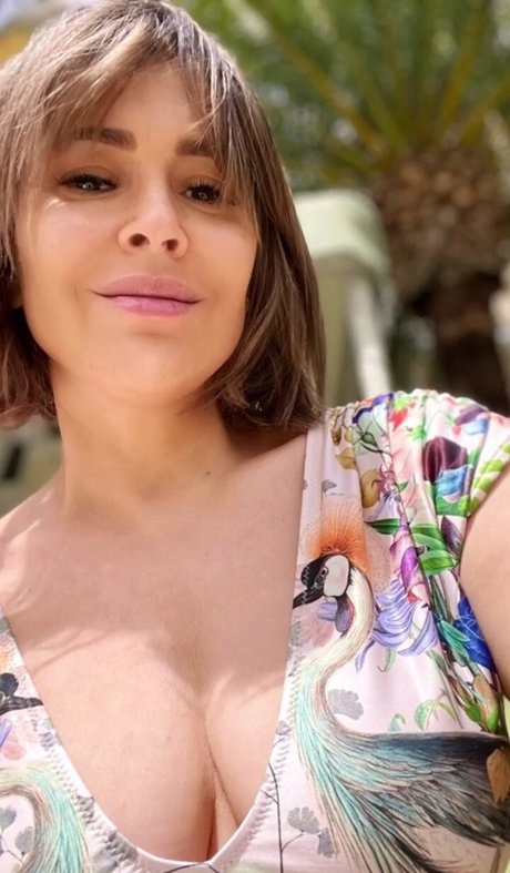 Alyssa Milano naked onlyfans leaked