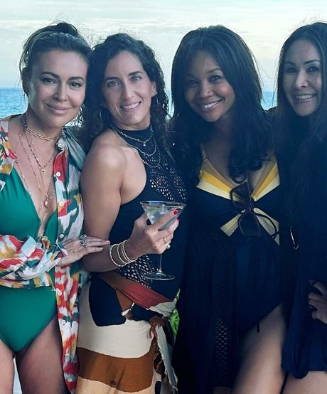 Alyssa Milano onlyfans tits