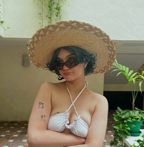 Chio Paleta onlyfans images