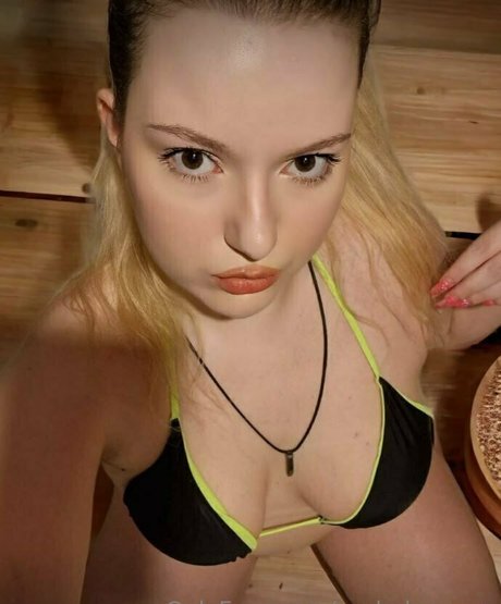 sashalopezzz onlyfans hot