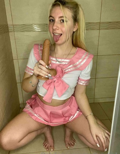 emilycutie1 onlyfans nude leaks