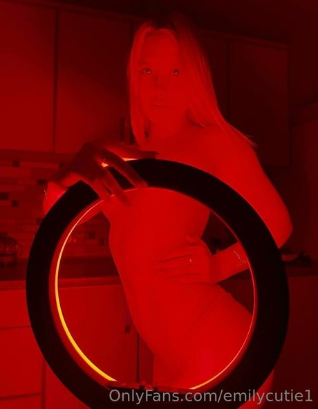 emilycutie1 free onlyfans