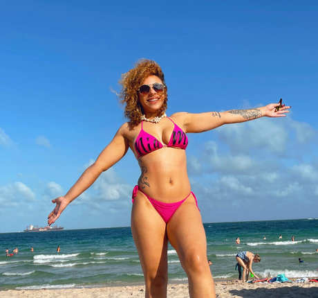 lilylightskin onlyfans pics