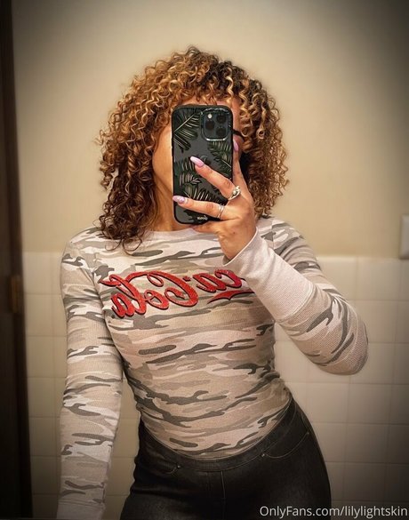 lilylightskin onlyfans leak nude