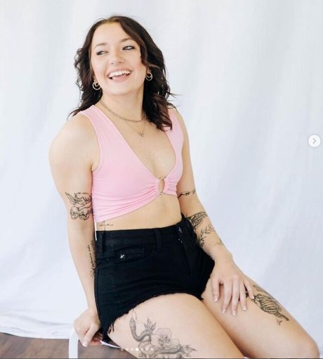 Finley Parker nude onlyfans pics