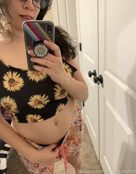 sierrarblakefield Profile pic