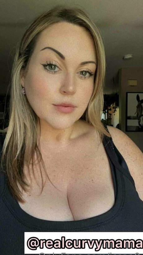 issaa0 boobs onlyfans