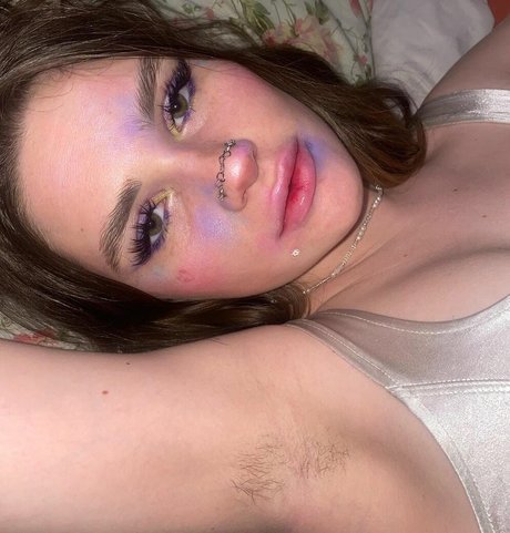 privetyalelya onlyfans model photo