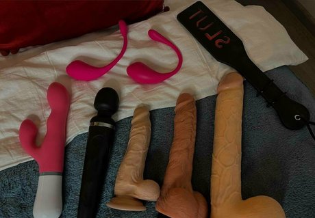 sarah lust onlyfans nude content