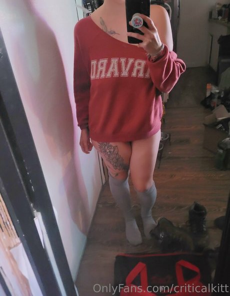 criticalkitt onlyfans page