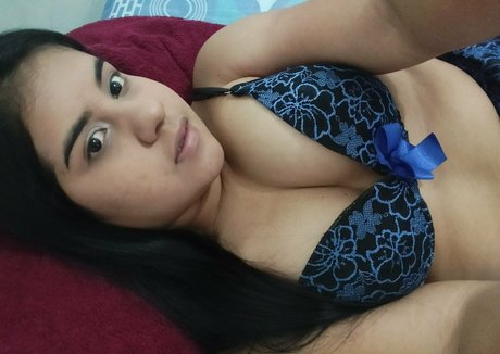 alanaahot onlyfans model photo