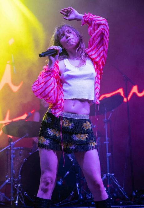 Suki Waterhouse onlyfans nudes