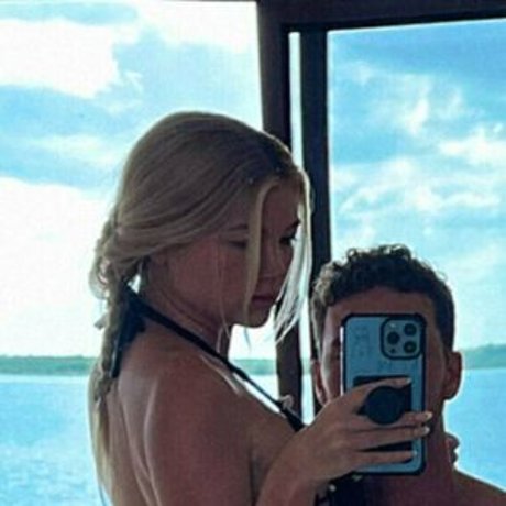 thenaughtytravelers boobs onlyfans