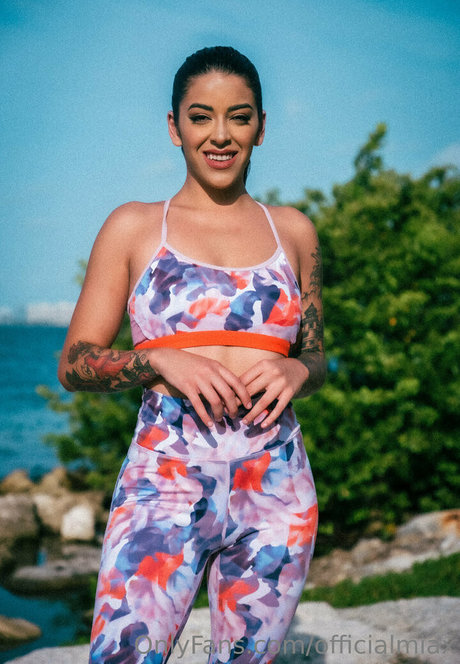 officialmiax onlyfans sex