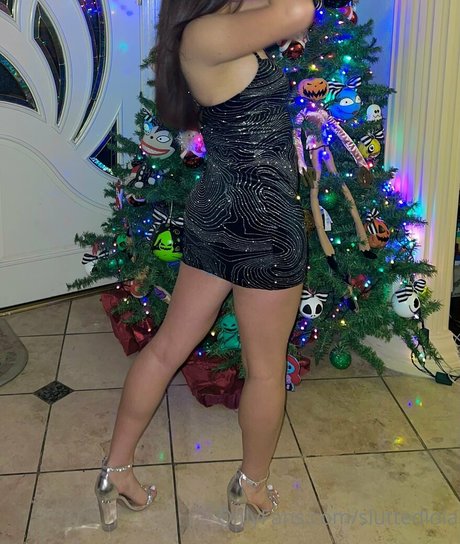 sluttedlola onlyfans strip