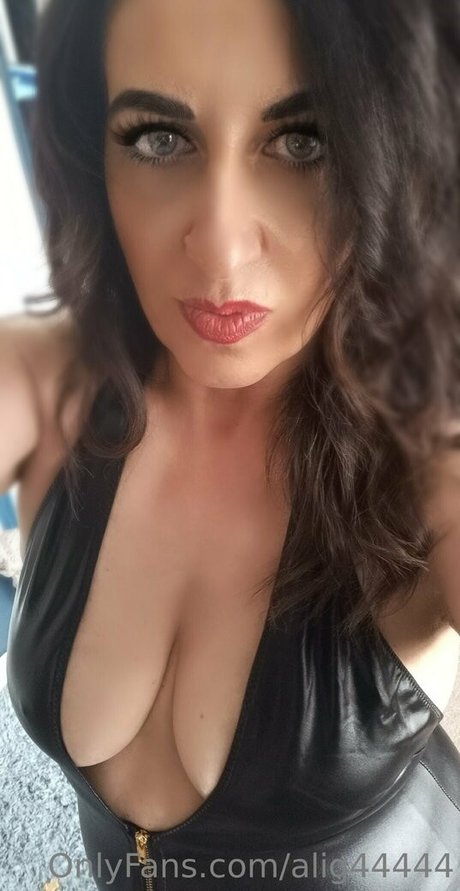 alig44444 nude on onlyfans