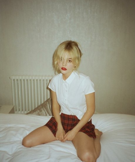 Emily Lind onlyfans posts