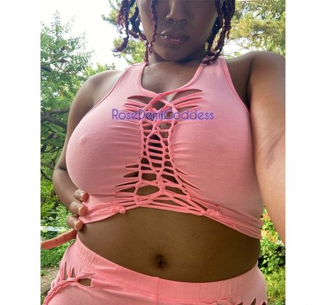 rosedemifree Profile pic