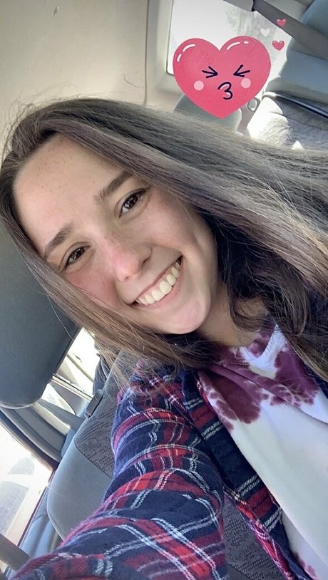 victoriagetlowfree onlyfans model photo