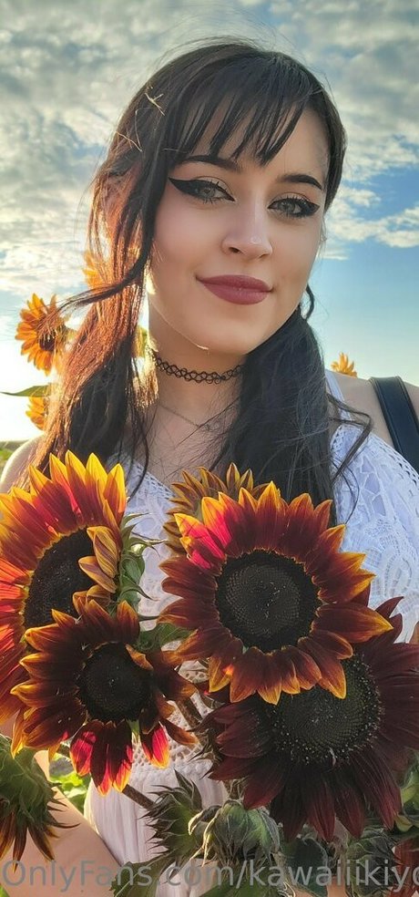 Rue Hernandez onlyfans leaked photos