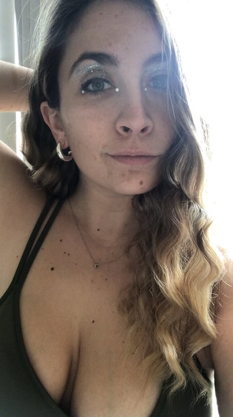 milfweeed onlyfans model photo