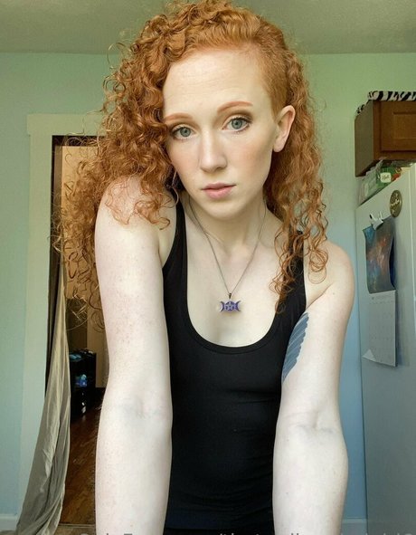 thatredheadedgirl6 onlyfans nude pictures