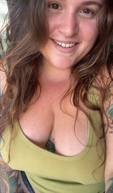 HandfulHeather leaks onlyfans