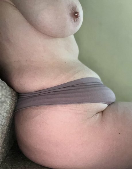 Mommmyyymilkersss boobs onlyfans