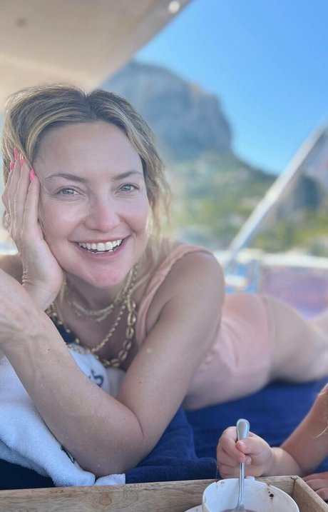 Kate Hudson onlyfans striptease