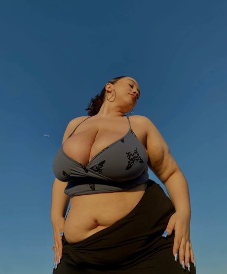 sincerelyitsjulie onlyfans free content