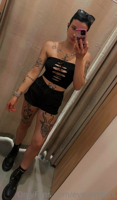 Eve winters Profile pic